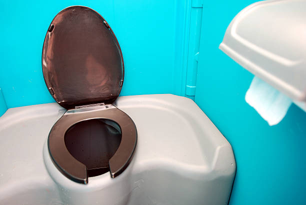 Best Affordable porta potty rental  in Dewitt, IA